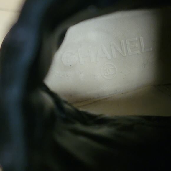 Chanel Quilted Suede CC Logo Combat Boots Black Moto Lace Up G29324 IT 37 6 6.5 - Picture 9 of 16